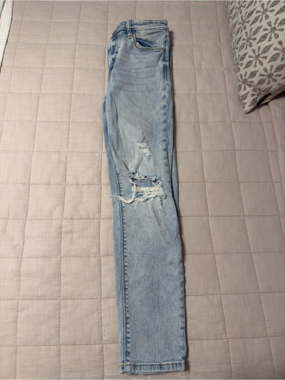Light Wash Skinny Jeans with Knee Distress - Women's